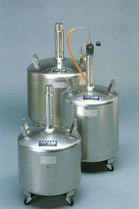 液体窒素貯蔵容器